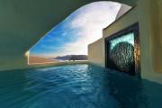 Deluxe Suite con Plunge pool y vistas a la caldera Milos