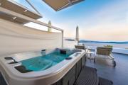 Absolute Suite with Private Hot Tub & Caldera View